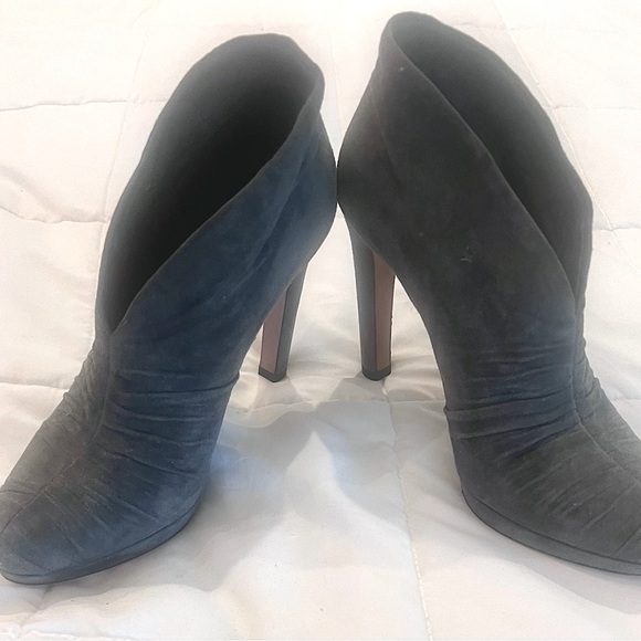 Prada Ruched Suede Bootie 39.0 Gently Worn - Platform 4.0 “ Heel - Dark Grey - Picture 2 of 10